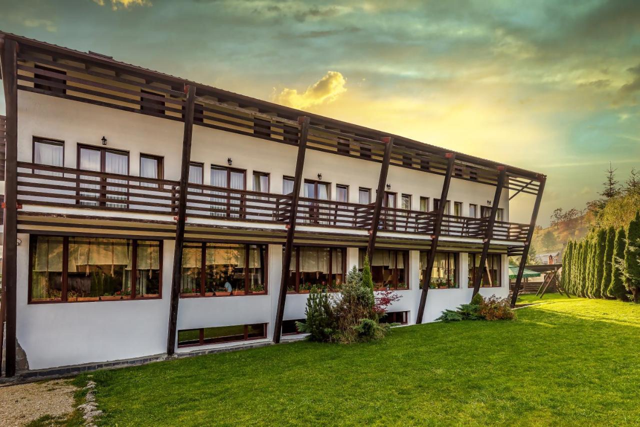 Hotel Casa Muntelui Fundata Exterior foto